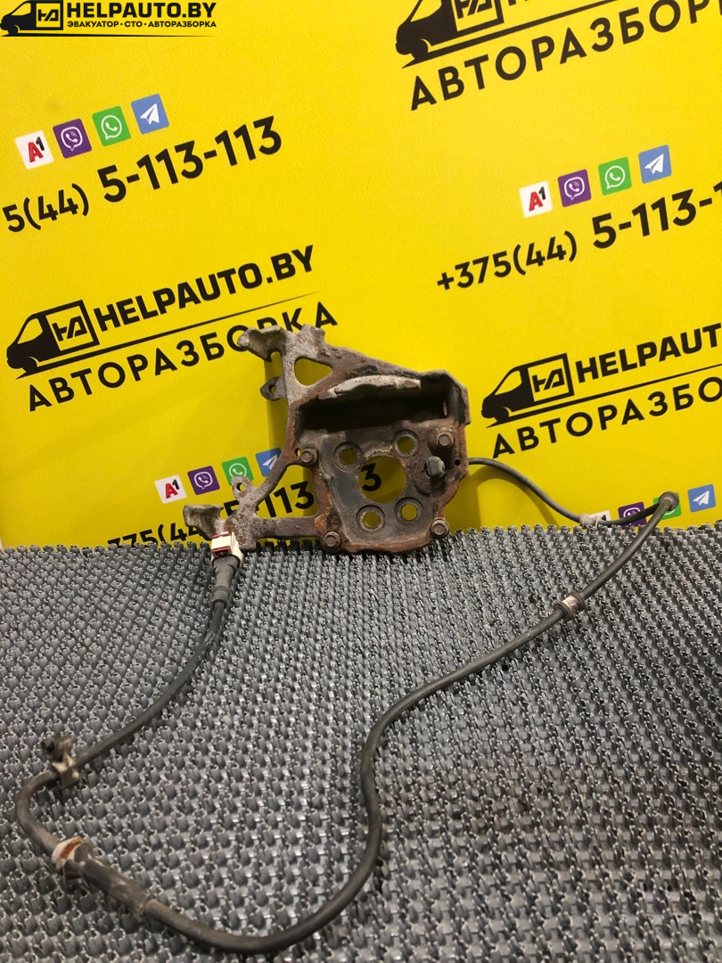 кулак задний правый Chrysler PT Cruiser 1 поколение 2002, 2.0 л., ECC, бензин, АКПП, черный, хетчбэк 5 дв. - фото №1