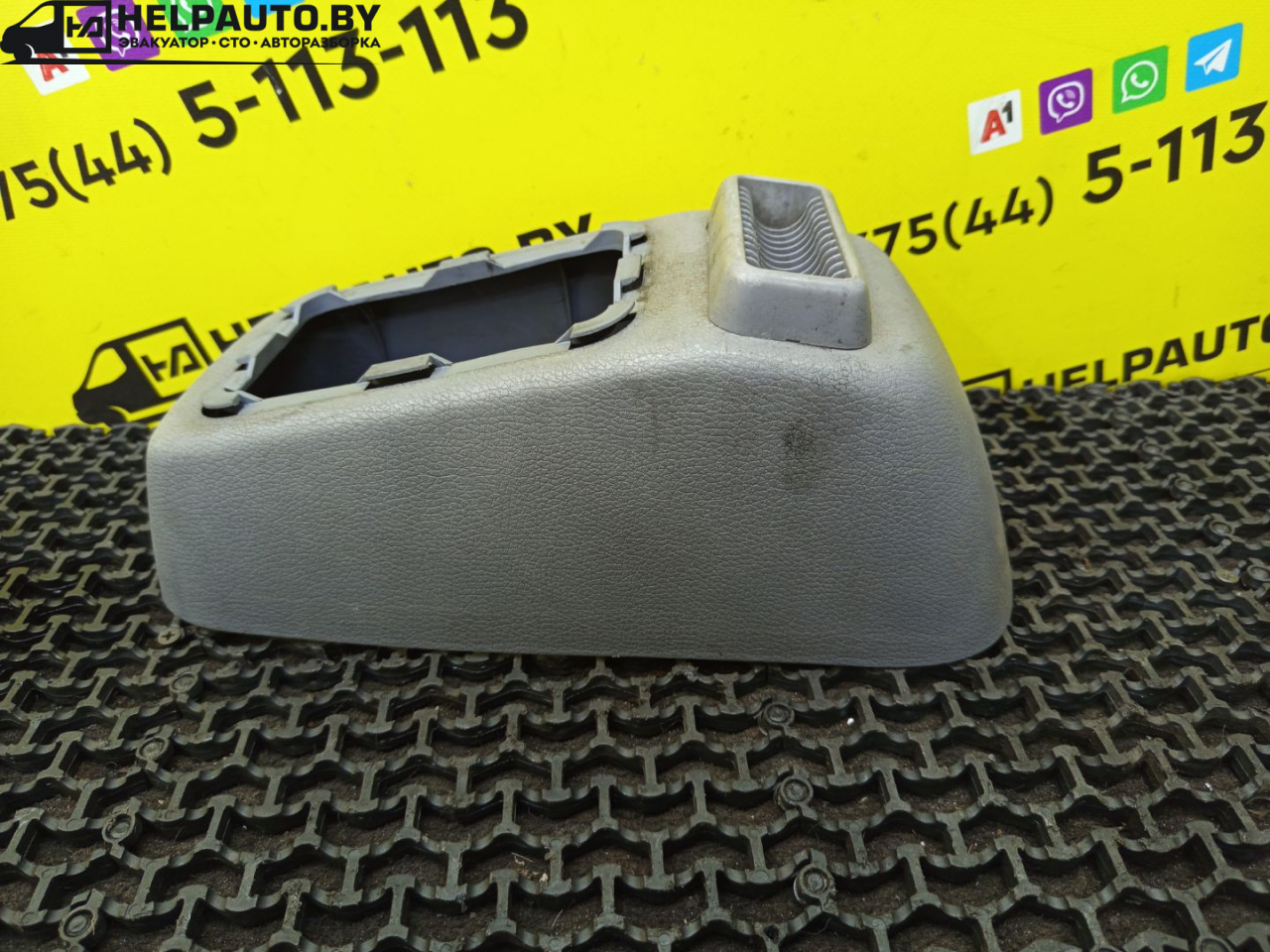консоль салона Renault Twingo 1 поколение 1997, 1.2 л., D7F 700, бензин, 5МКПП, синий, кабриолет, передний привод - фото №1