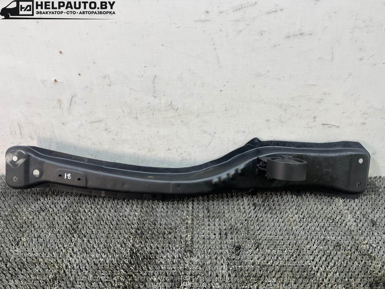 балка подвески передняя (подрамник) Toyota Carina E 1 поколение T190 1995, 1.6 л., 4A-FE, бензин, МКПП, зелёный, хетчбэк 5 дв., передний привод - фото №1