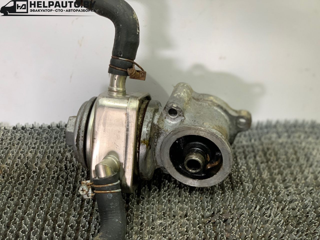 корпус масляного фильтра Nissan Bluebird T12/T72 1987, 2.0 л., бензин, МКПП, бордовый, хетчбэк 5 дв., передний привод - фото №1
