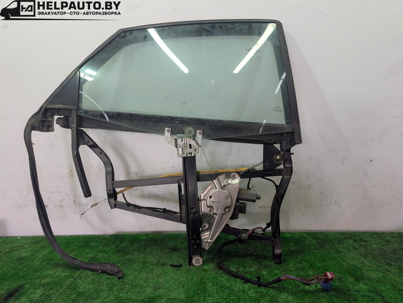 стеклоподъемник электрический задний левый Audi A6 4B/C5 1999, 2.5 л., дизель, АКПП, зеленый, универсал - фото №1