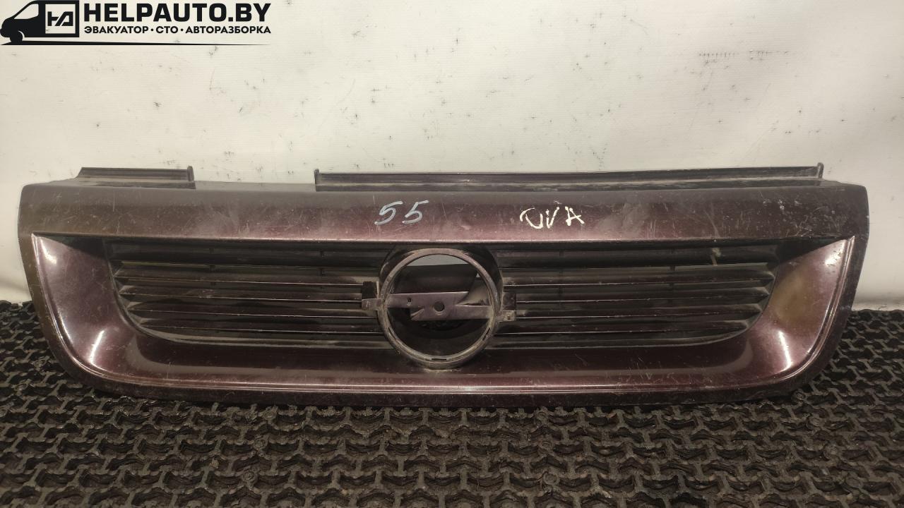 решетка радиатора Opel Vectra A 1993, бензин - фото №1