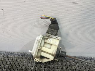 активатор (привод) замка двери Volkswagen Passat B3 1991, 1.8 л., бензин, МКПП, белый, седан, передний привод, 357862153C