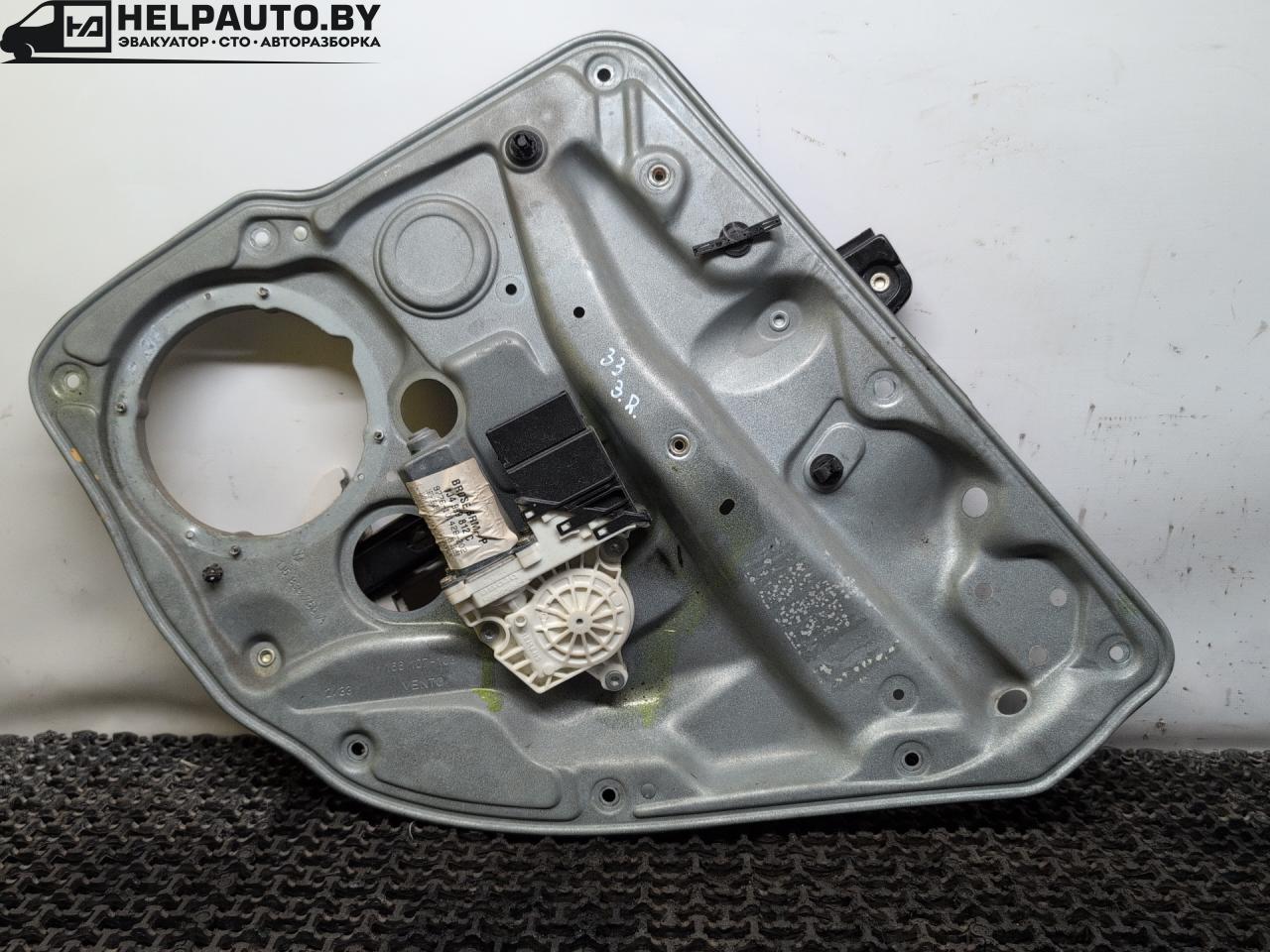 стеклоподъемник электрический задний правый Volkswagen Jetta 4 поколение 2001, 2.0 л., AQY, бензин, МКПП, синий, седан, передний привод, 1J4959813, 9776-101428-202, 166107-103, 1J5839756 - фото №1