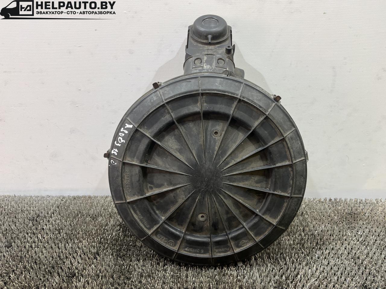 корпус воздушного фильтра Audi 80 B3 89/B3 1987, 1.8 л., бензин, МКПП, серый, седан, передний привод, 4605285901 - фото №1