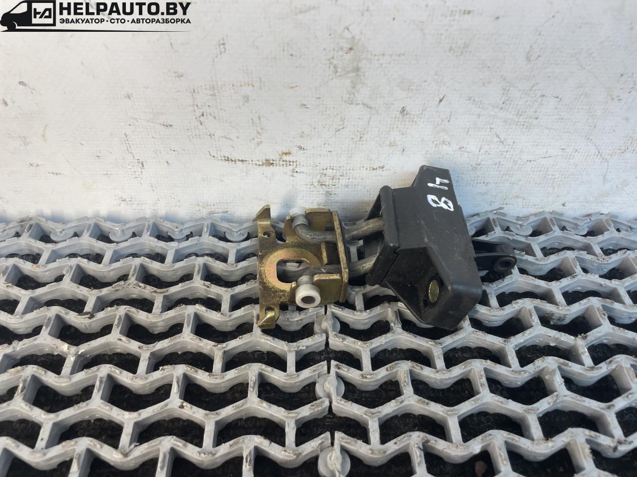 замок багажника Renault Clio 2 поколение 2001, 1.9 л., дизель, МКПП, белый, внедорожник 3 дв. - фото №1