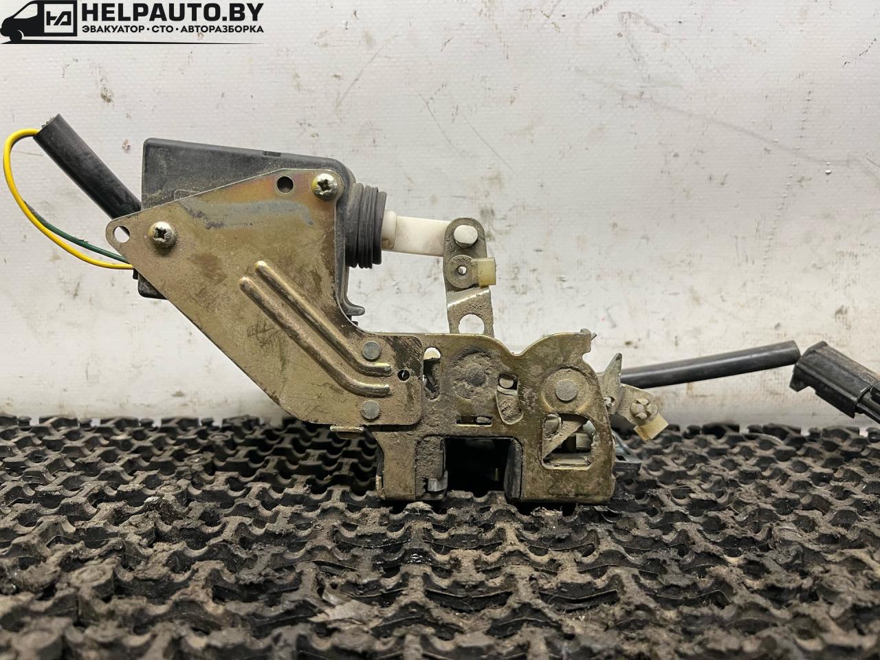 замок двери передней правой Volvo 460 1 поколение 1993, 2.0 л., бензин, МКПП, зелёный, седан, передний привод, 41893 - фото №1