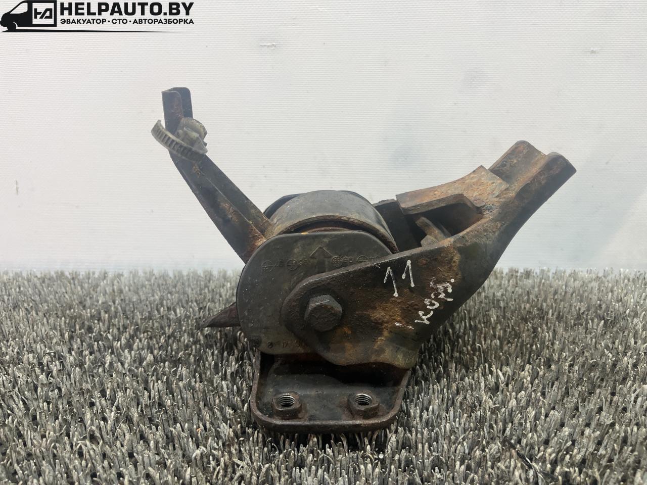 подушка крепления КПП Hyundai Coupe RD 1998, 2.0 л., бензин, МКПП, бордовый, купе, передний привод - фото №1