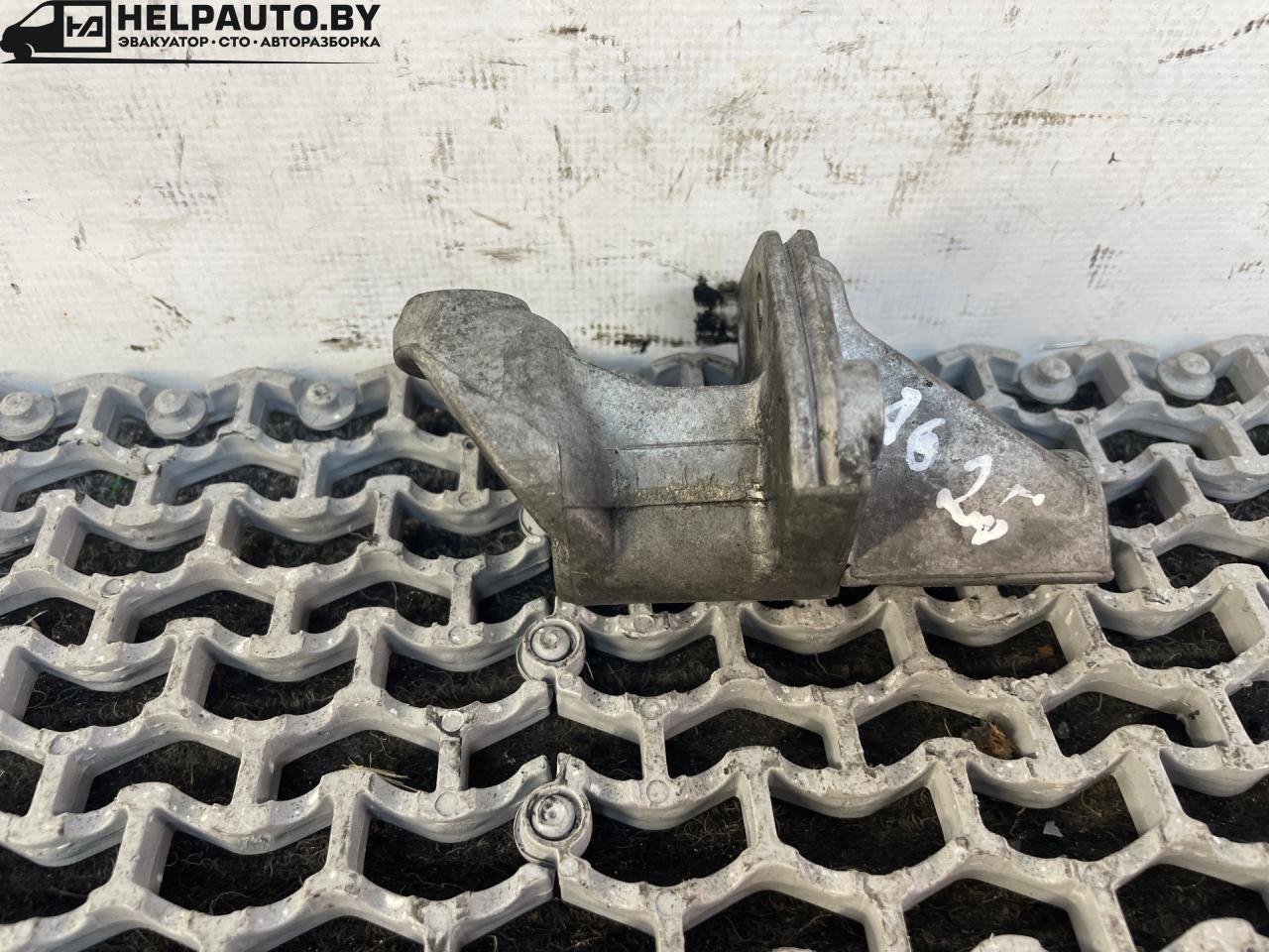 кронштейн генератора Audi A6 4B/C5 1999, 2.5 л., дизель, АКПП, зеленый, универсал, 059903143E - фото №1