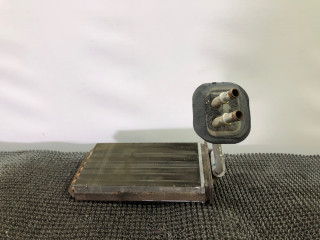 радиатор отопителя (печки) Dodge Caravan 3 поколение RG 1999, 2.4 л., EDZ, бензин, АКПП, темно зеленый, передний привод