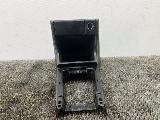 консоль салона Volkswagen Passat B3 1991, 1.8 л., бензин, МКПП, белый, седан, передний привод, 357863243G