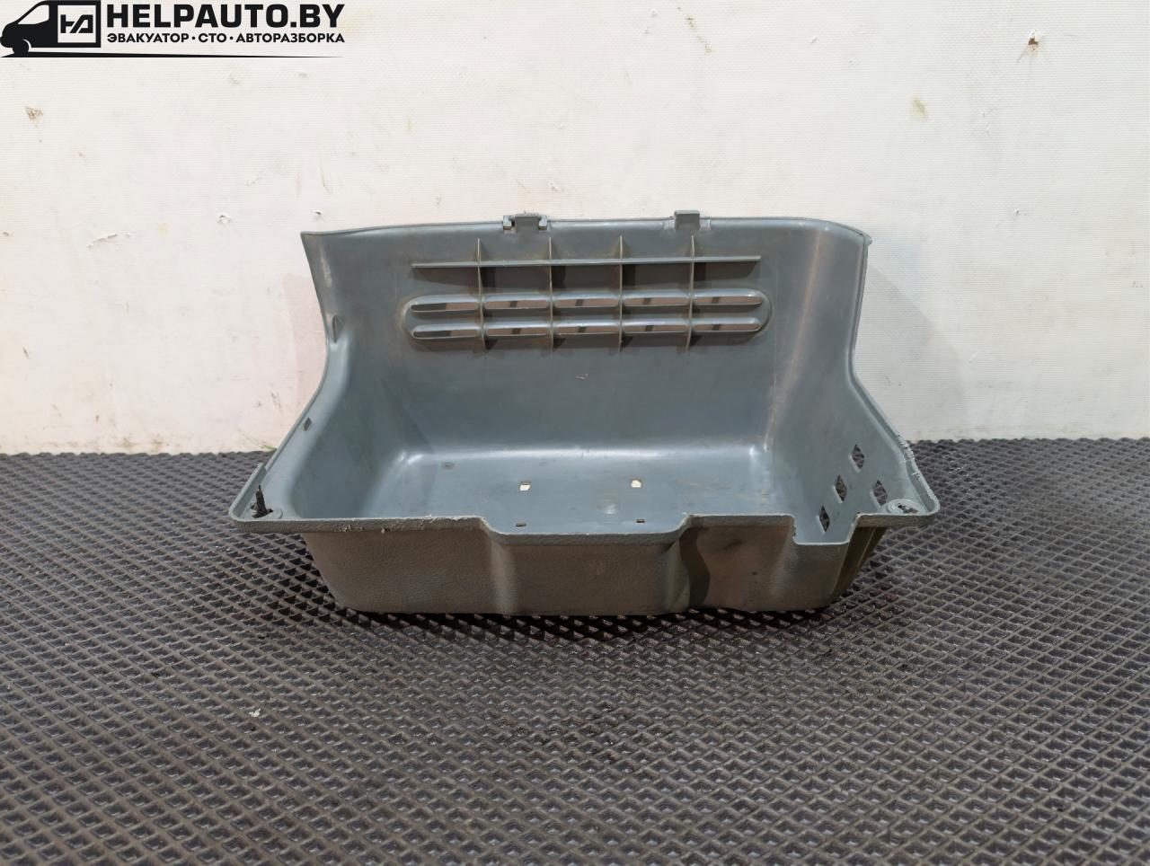 крышка аккумулятора Renault Scenic 1 поколение 1998, 1.9 л., F9Q 734, дизель, синий, минивэн, передний привод, 7700845652 - фото №1