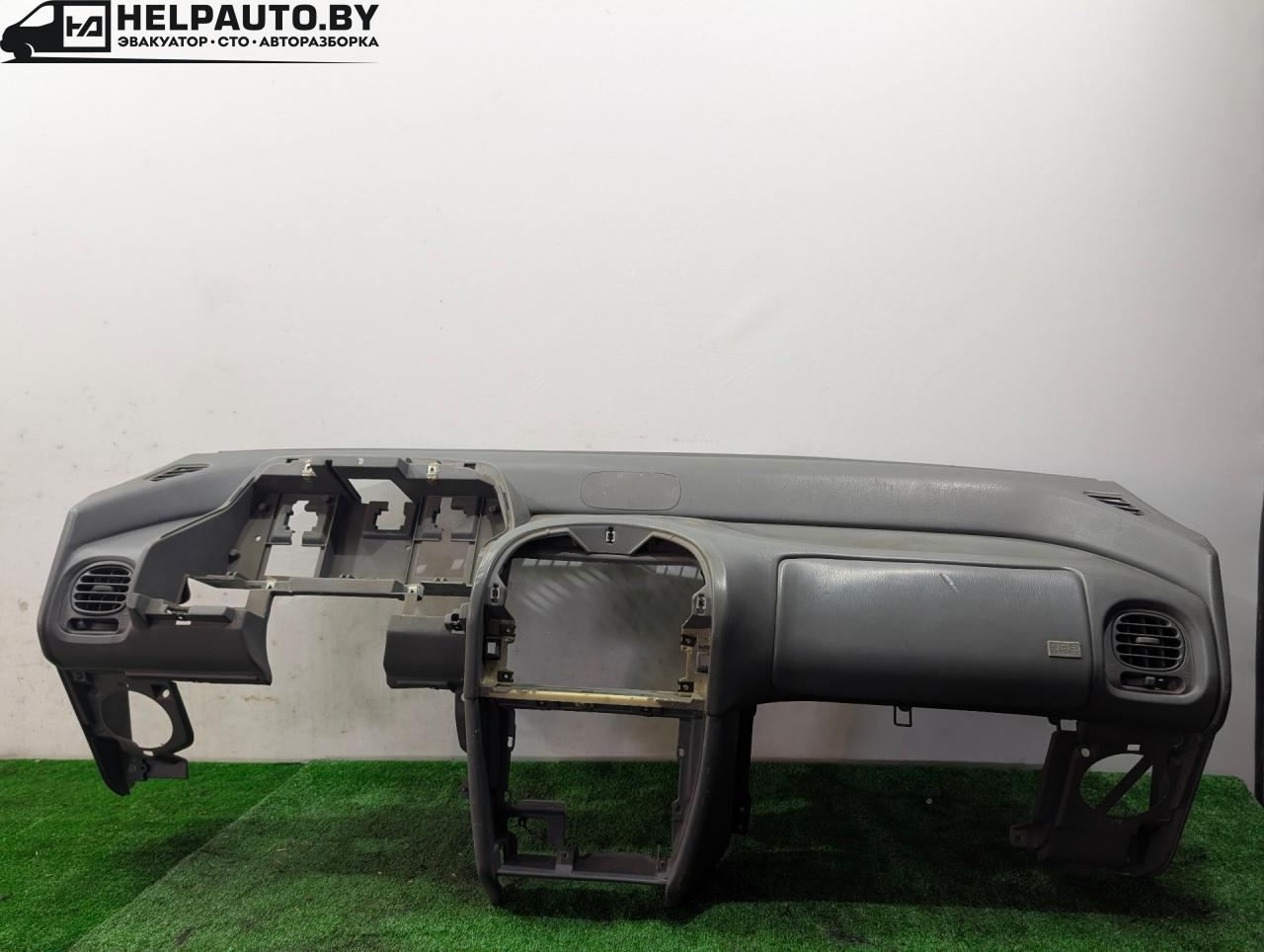 панель передняя салона (торпедо) Kia Joice 1 поколение 1999, 2.0 л., G4CP, бензин, МКПП, зелёный, минивэн, передний привод, 84410-M3100 - фото №1