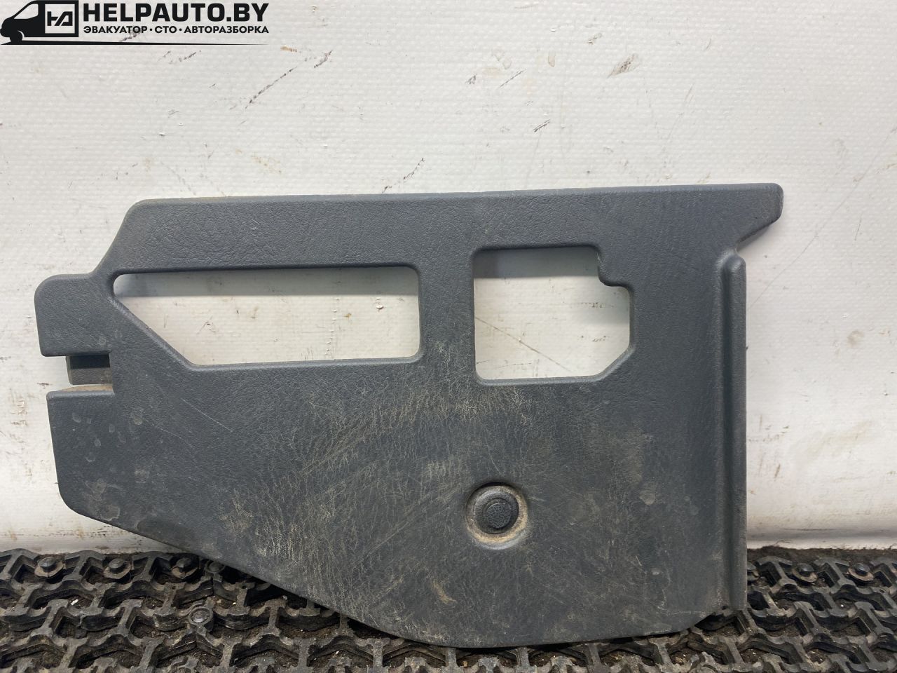 пластик Mazda 626 GF 1997, 2.0 л., дизель, МКПП, зелёный, хетчбэк 5 дв., передний привод - фото №1