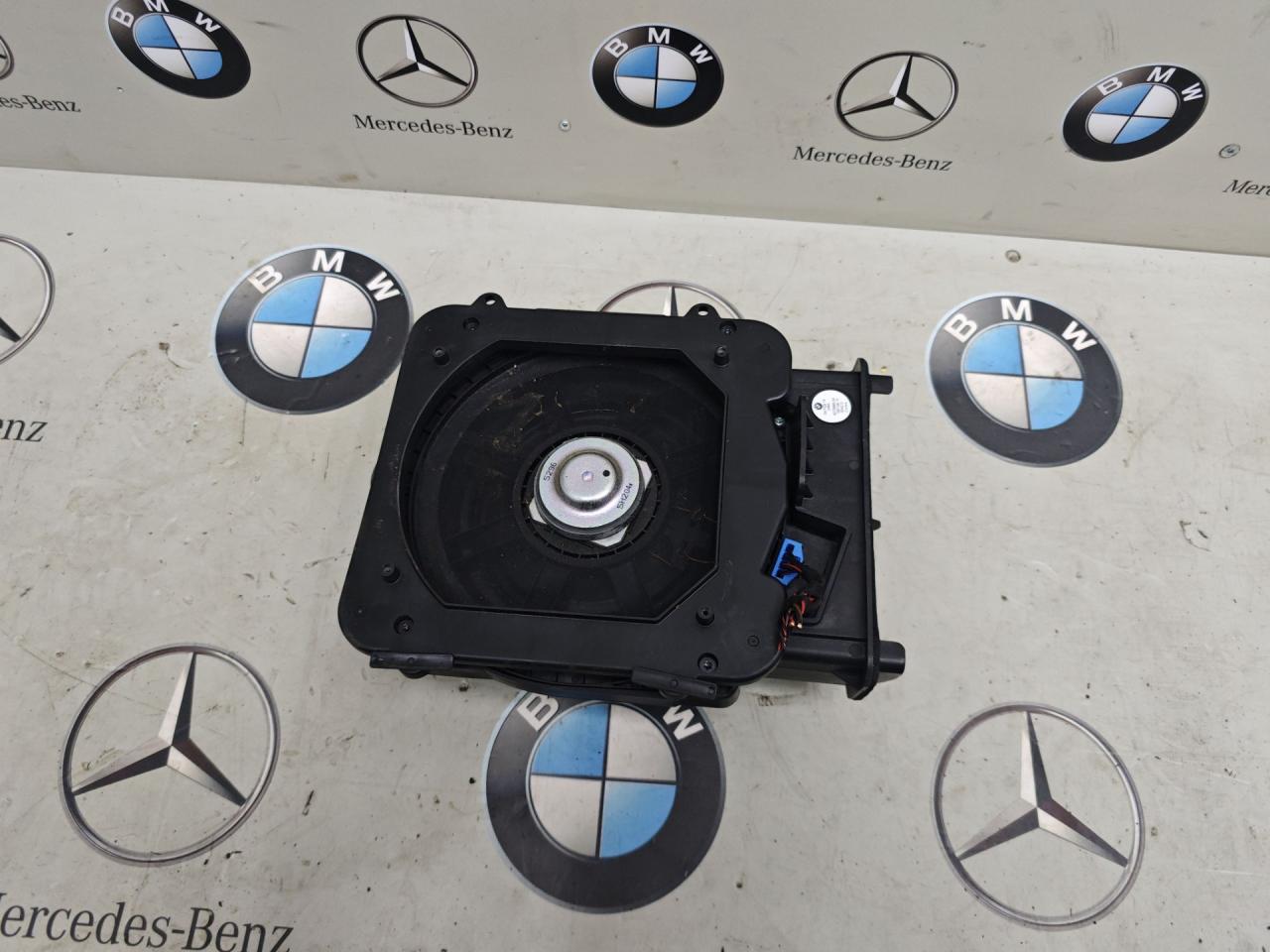 сабвуфер BMW 2 серия Active Tourer F45 2015, 2.0 л., бензин, 9275995 - фото №1