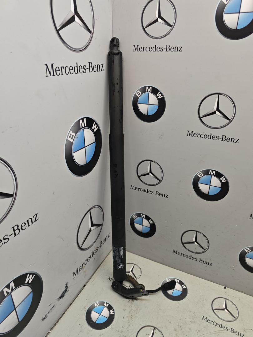 амортизатор крышки багажника (3-5 двери) BMW 2 серия Active Tourer F45 2015, 2.0 л., бензин, 7365979 - фото №1