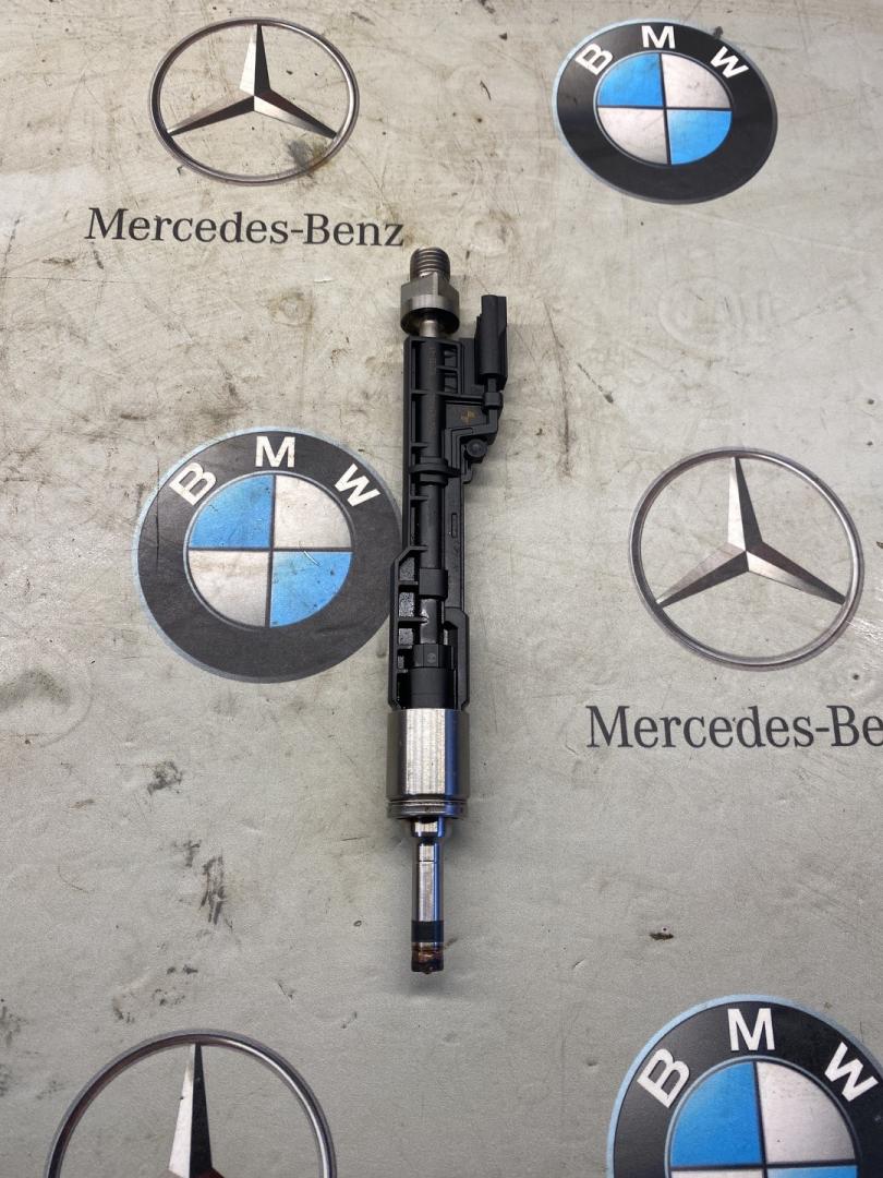 форсунка BMW 4 серия F32/F33 2014, 2.0 л., бензин, купе, 7639994 - фото №1