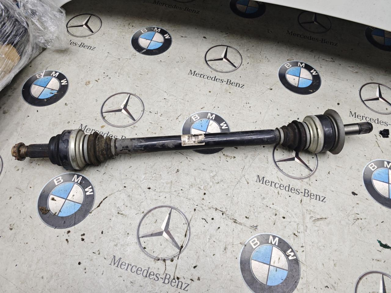 полуось задняя (приводной вал, ШРУС) BMW 6 серия F06/F12/F13 2014, 3.0 л., бензин, 7577508 - фото №1