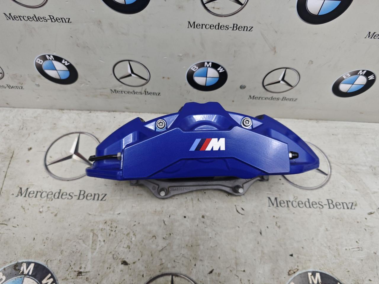 суппорт передний правый BMW XM G09 2023, 4.4 л., бензин, c5y, полный привод, 6878408 - фото №1