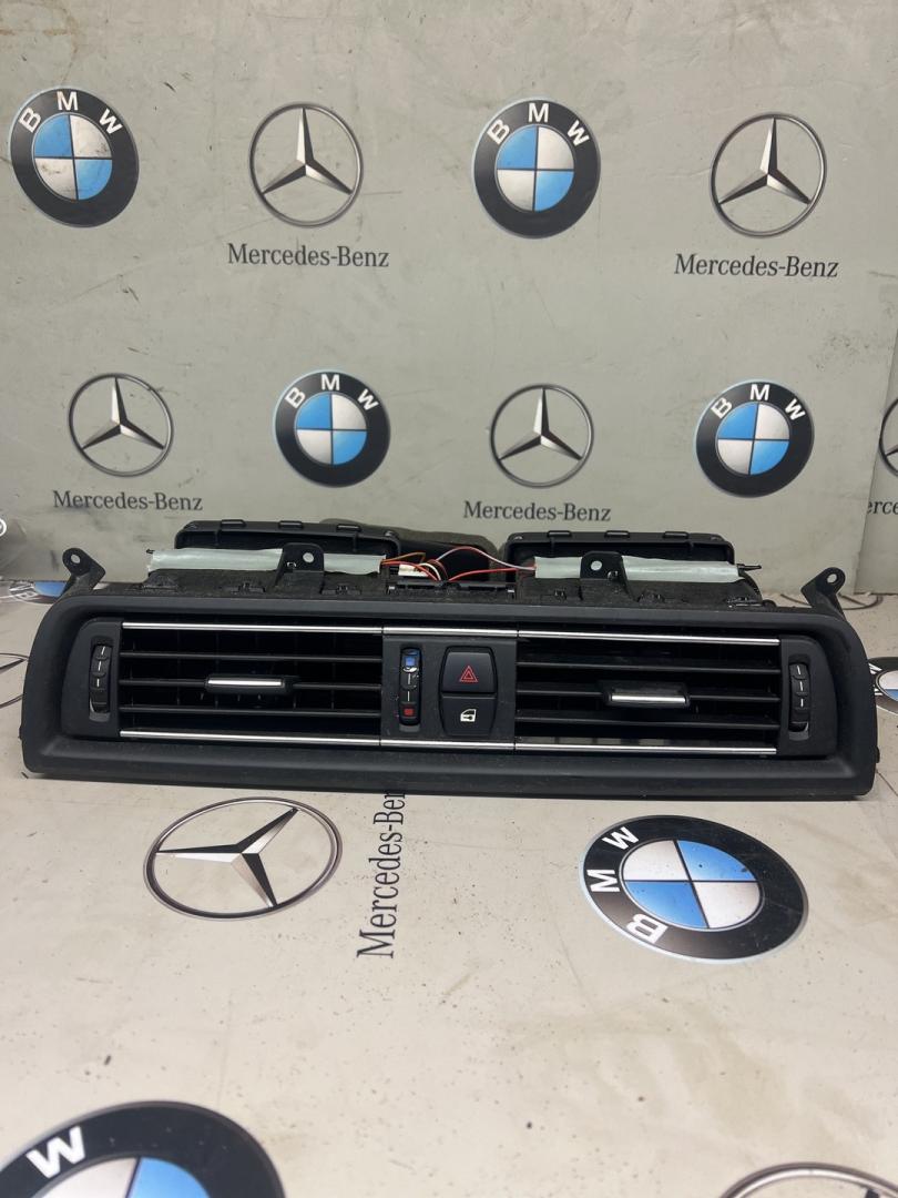 дефлектор обдува салона BMW 6 серия F06/F12/F13 2014, 3.0 л., бензин, 6828110 - фото №1