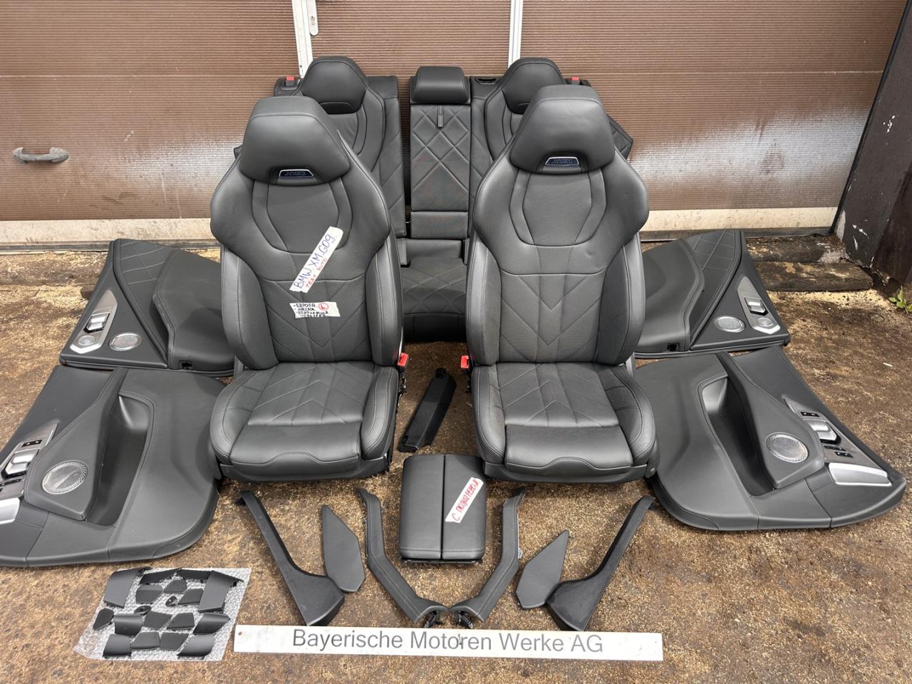 салон (комплект сидений) BMW XM G09 2023, 4.4 л., бензин, электро, c5y - фото №1