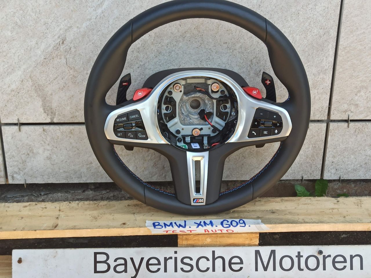 руль BMW XM G09 2023, 4.4 л., бензин, электро, c5y, 5A090A304 - фото №1