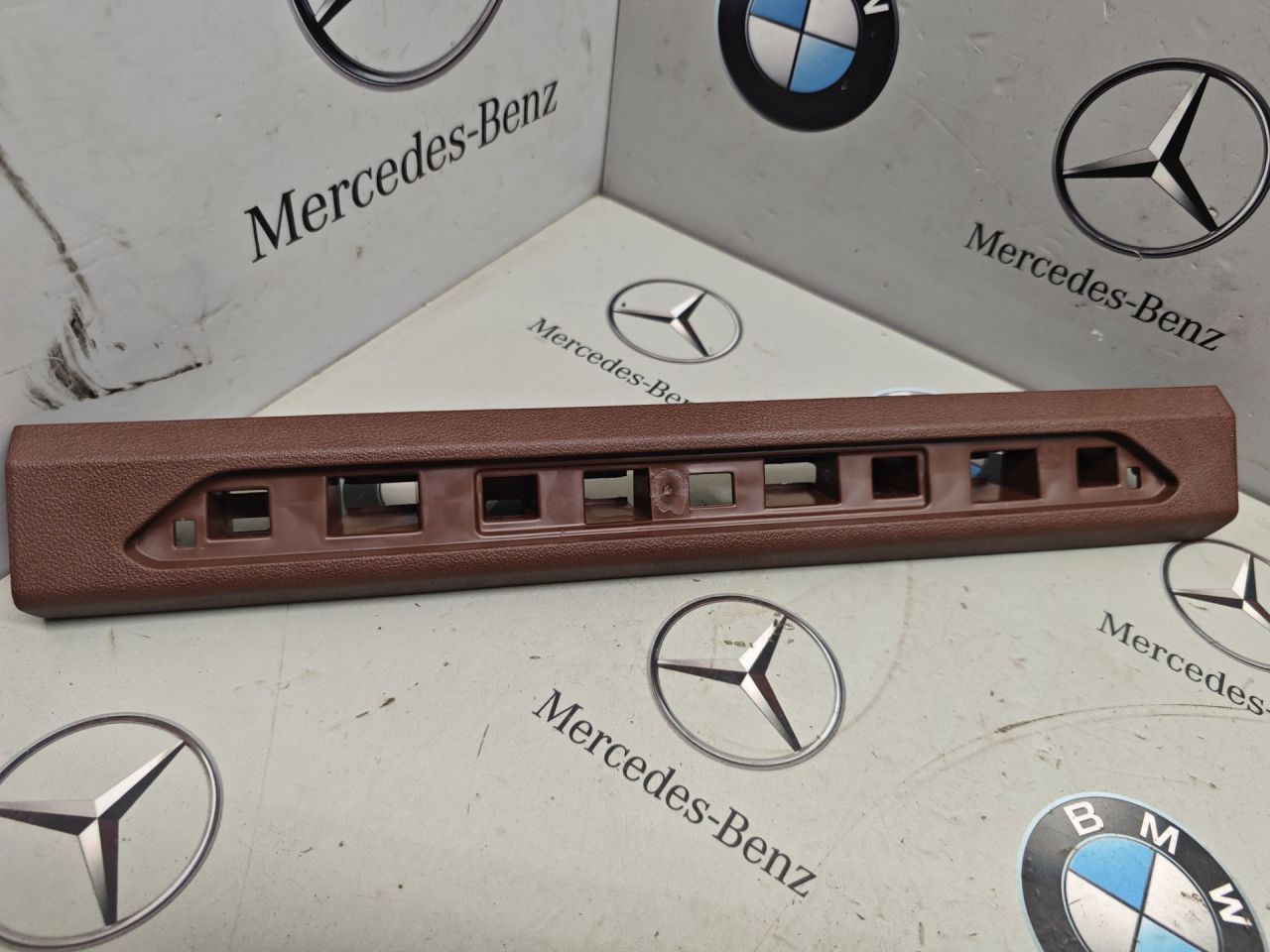накладка на порог внутренняя BMW XM G09 2023, 4.4 л., бензин, c5y, полный привод, 7434239 - фото №1