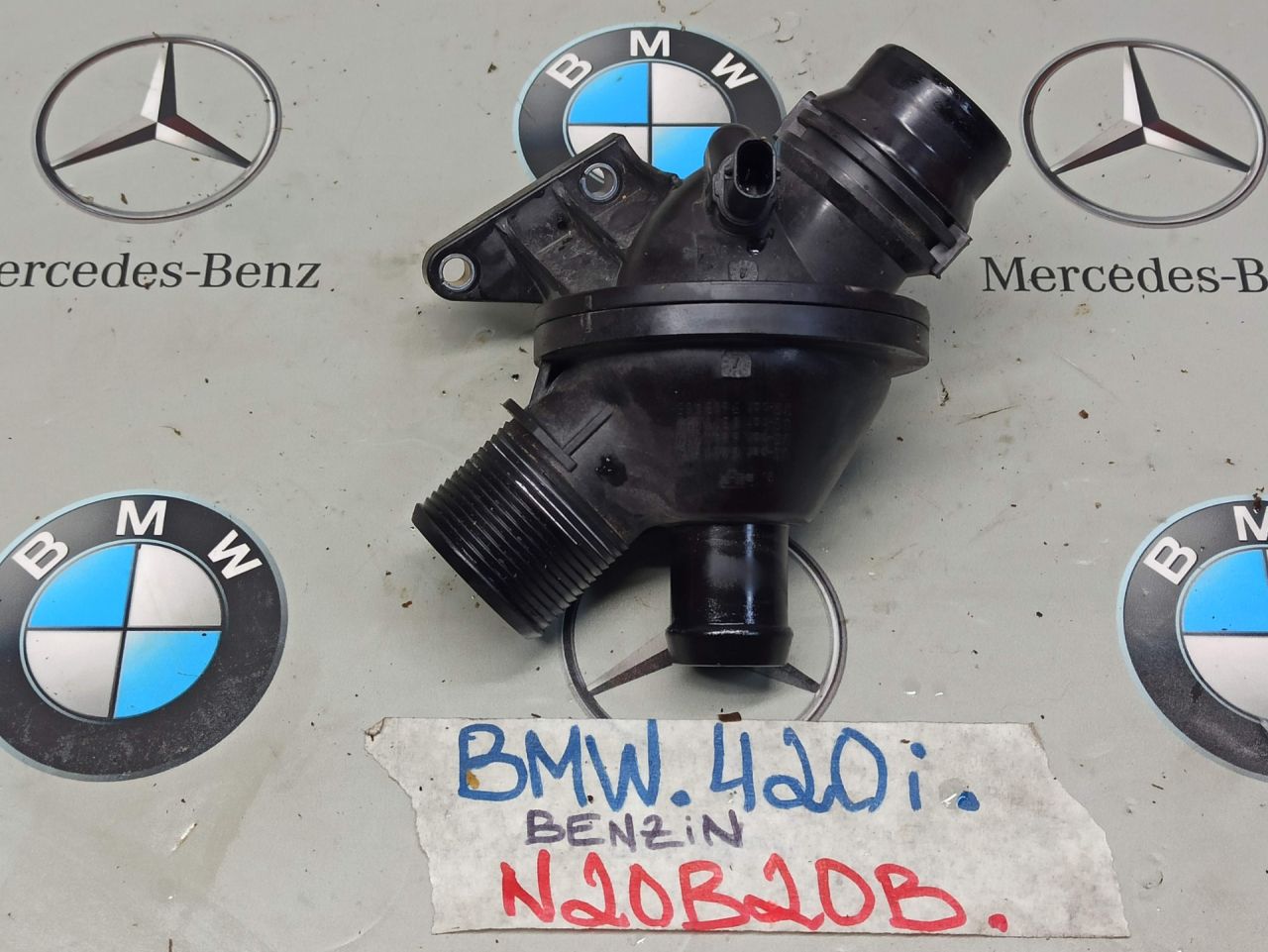 корпус термостата BMW 4 серия F32/F33/F36 2014, 2.0 л., бензин, 5603485, 6371059, 6601544, 6644619 - фото №1