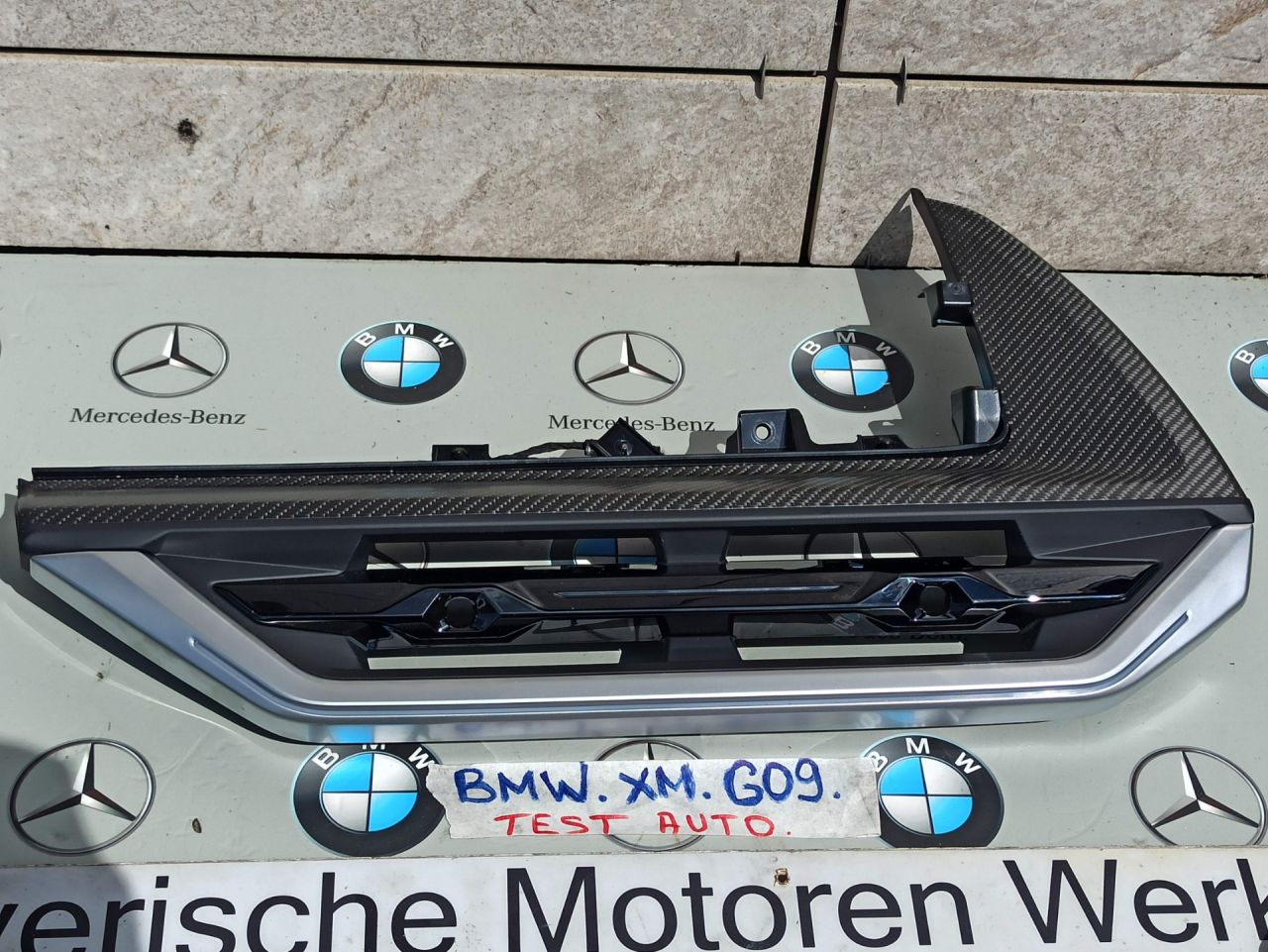 накладка на торпедо (консоль) BMW XM G09 2023, 4.4 л., бензин, электро, c5y, 5876400 - фото №1