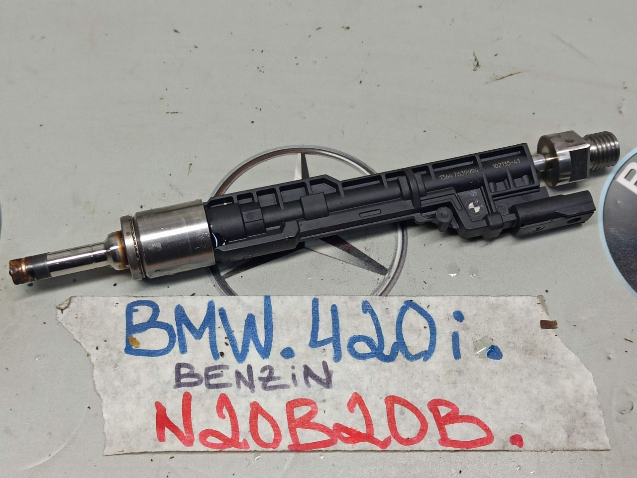 форсунка BMW 4 серия F32/F33/F36 2014, 2.0 л., бензин, 8639994 - фото №1