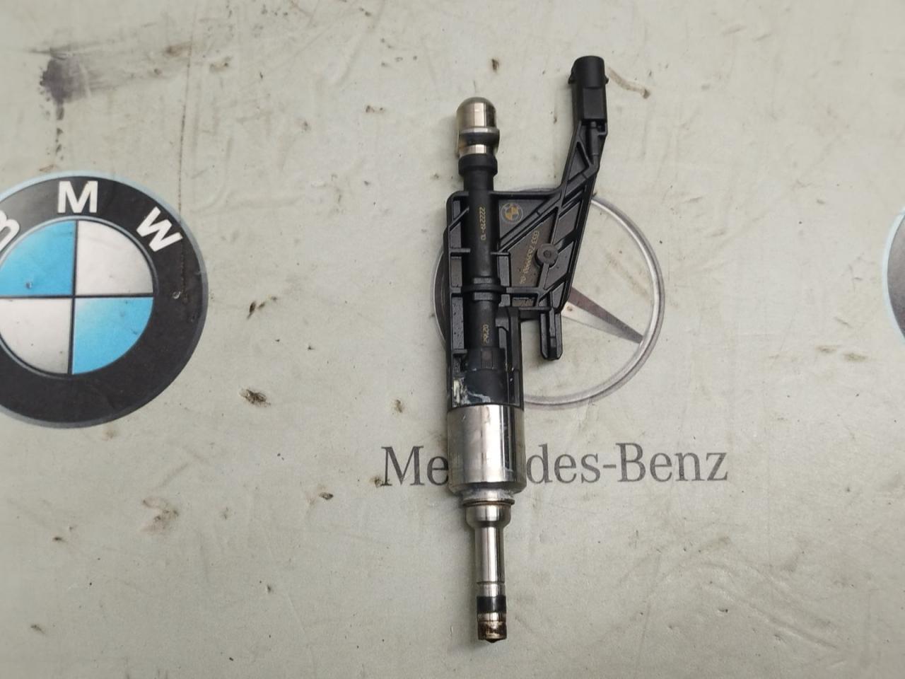форсунка BMW 2 серия Active Tourer F45 2015, 2.0 л., B48 A20 A, бензин, 7639990 - фото №1