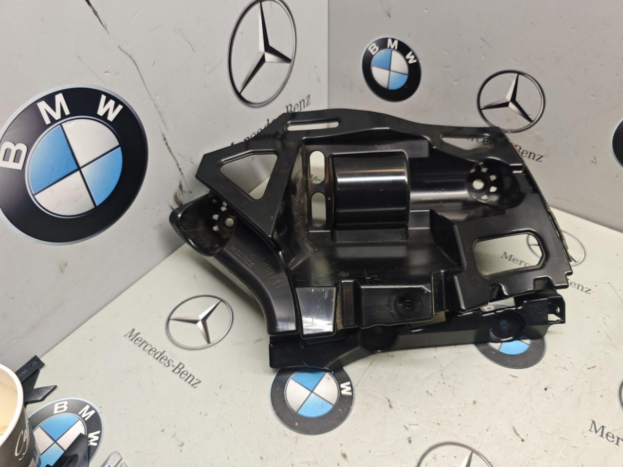 Крепление бампера заднего BMW XM G09 2023, 4.4 л., бензин, c5y, полный привод, 9450907 - фото №1