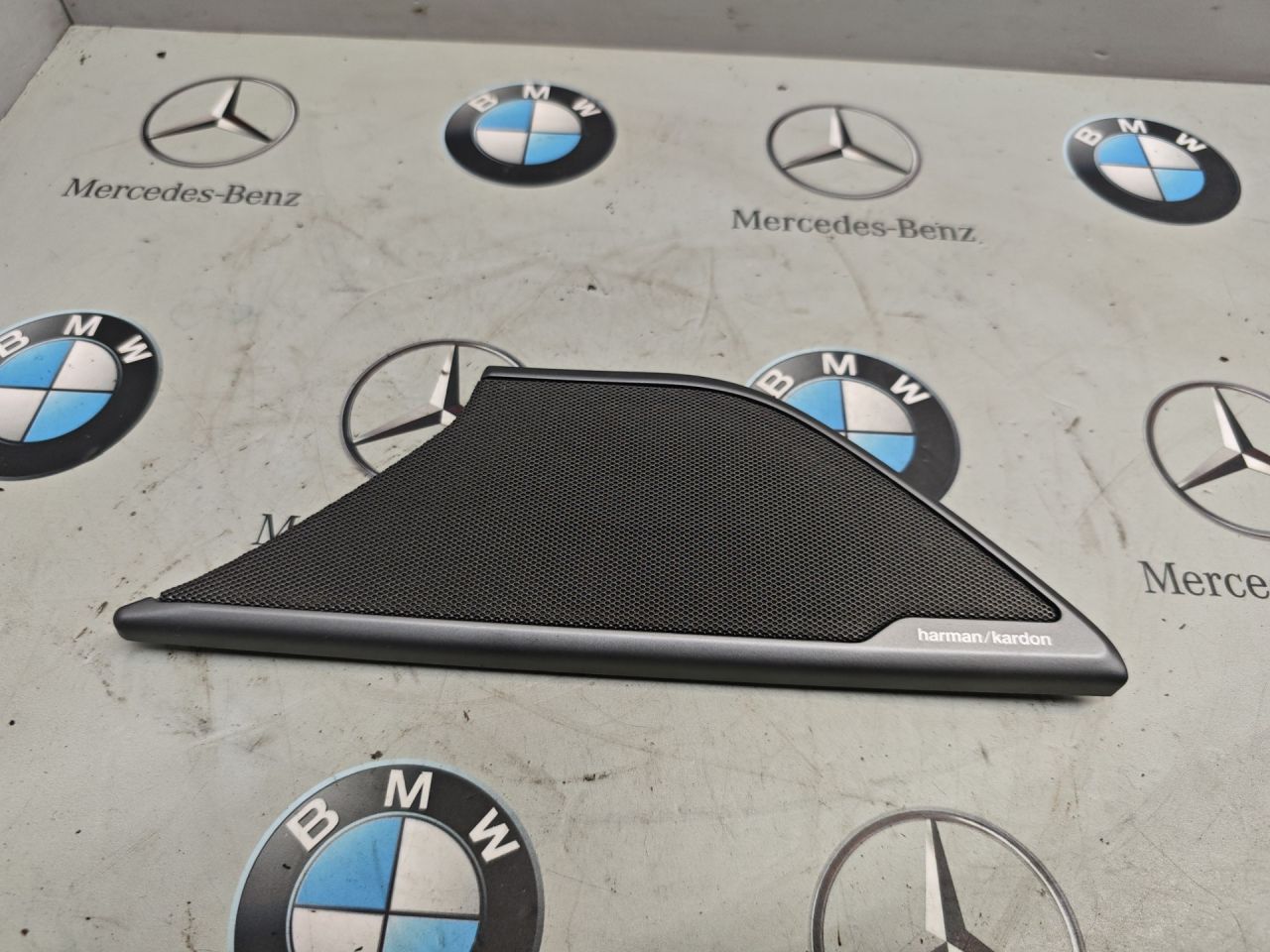 Накладка (сетка) динамика BMW 6 GT G32 2019, 3.0 л., B58B30, бензин, 2874797 - фото №1