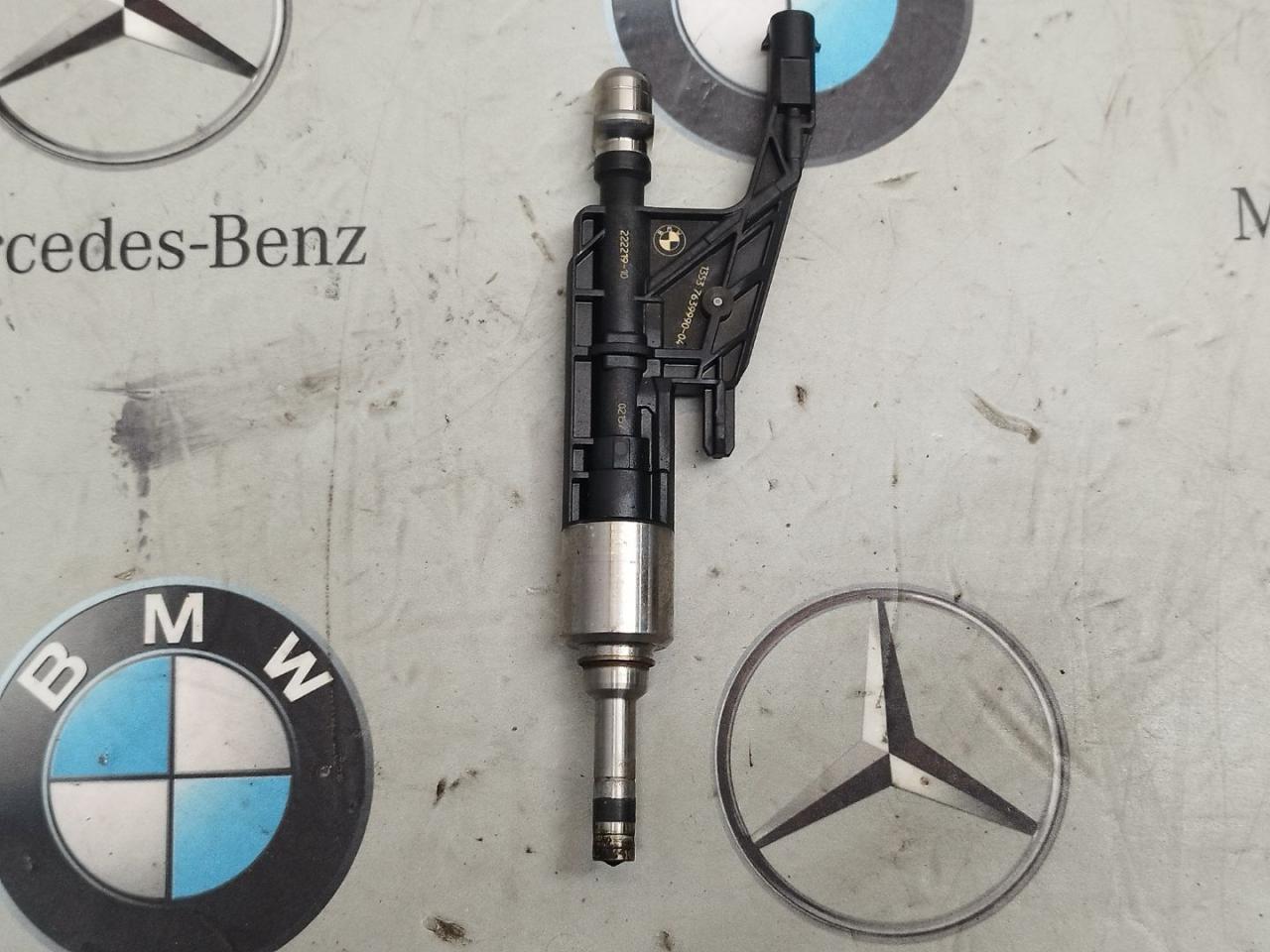 форсунка BMW 2 серия Active Tourer F45 2015, 2.0 л., B48 A20 A, бензин, 7639990 - фото №1