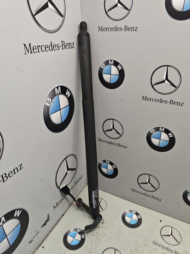 амортизатор крышки багажника (3-5 двери) BMW 2 серия Active Tourer F45 2015, 2.0 л., B48 A20 A, бензин, 7365979 - фото №1