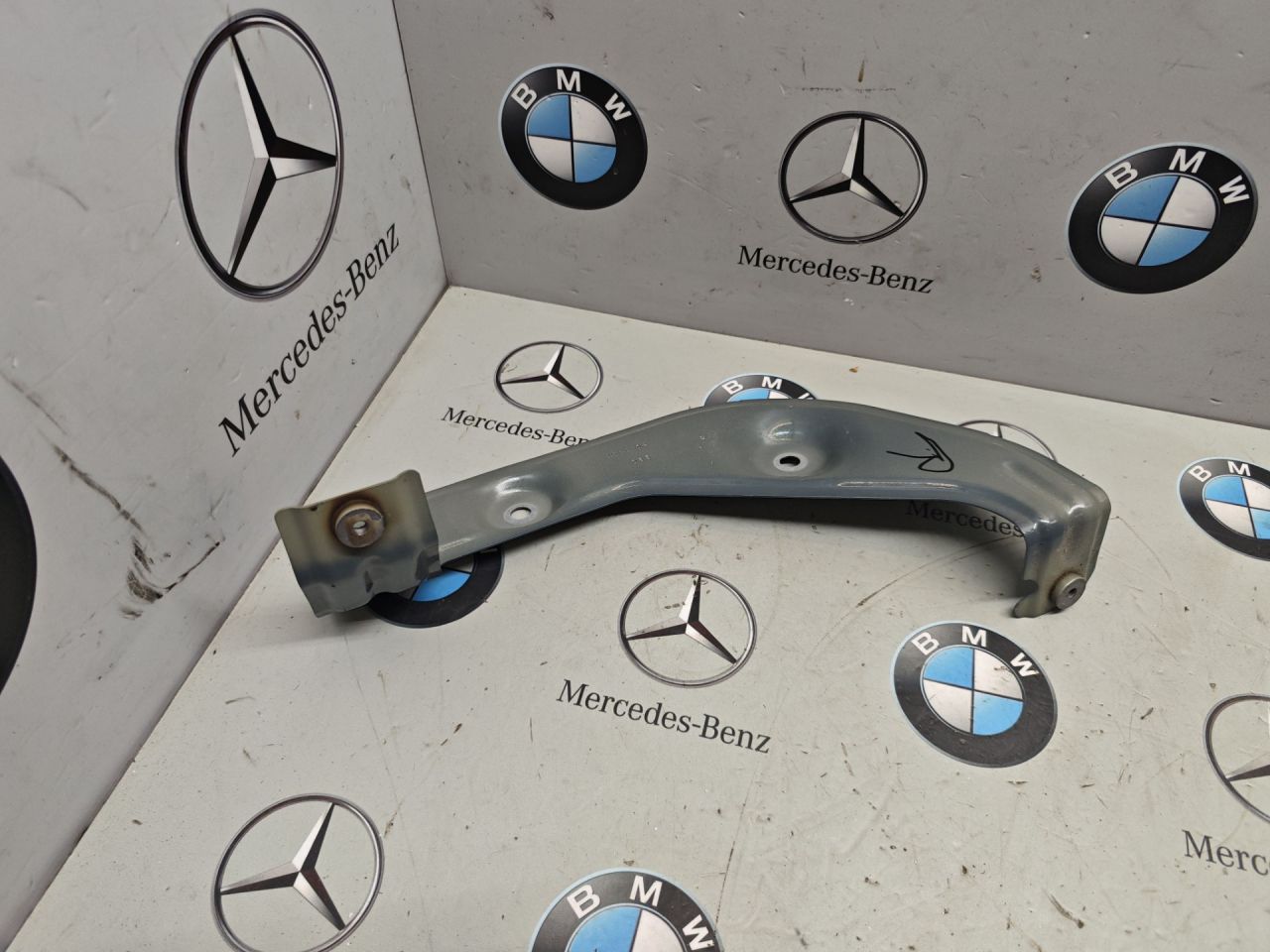 внутреннее крепление крыла правого BMW XM G09 2023, 4.4 л., бензин, c5y, полный привод, 9451342 - фото №1
