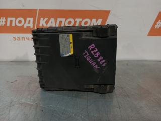 блок предохранителей Volkswagen Tiguan 1 поколение [рестайлинг] 2012, 1.4 л., CTHA, бензин, АКПП, 0n / a1x, передний привод, 5A081742081112