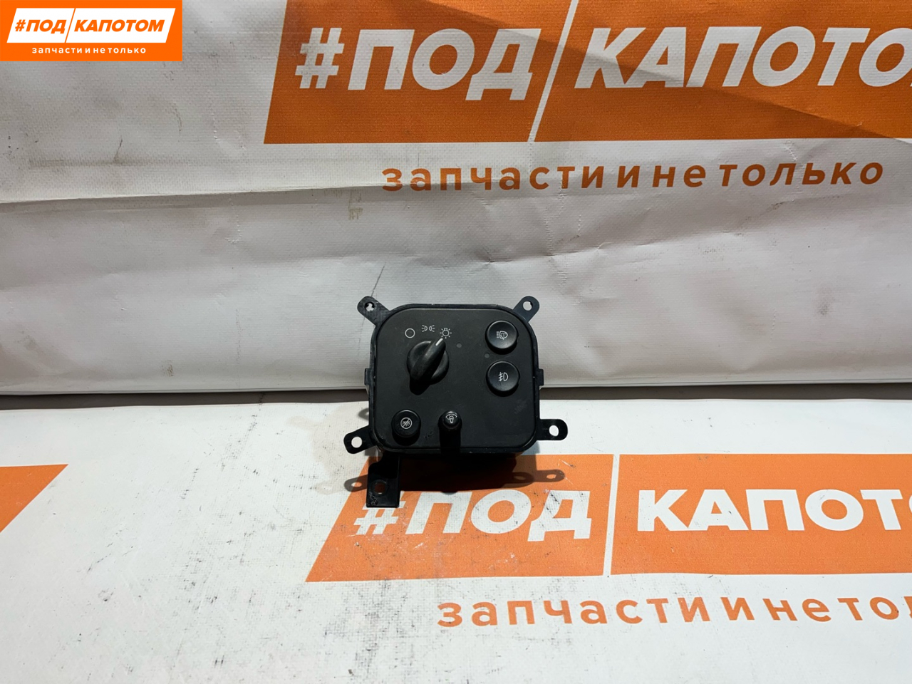 блок управления светом Chevrolet TrailBlazer 1 поколение 2006, 5.3 л., LH6, бензин, АКПП, primary black, внедорожник 5 дв., полный привод, 15007814 - фото №1
