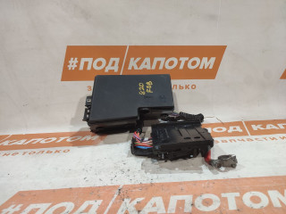 блок предохранителей Ford Kuga 2 поколение 2013, 1.6 л., JTMA, бензин, АКПП, frozen white, внедорожник 5 дв., полный привод, AV6T-14A142-AB
