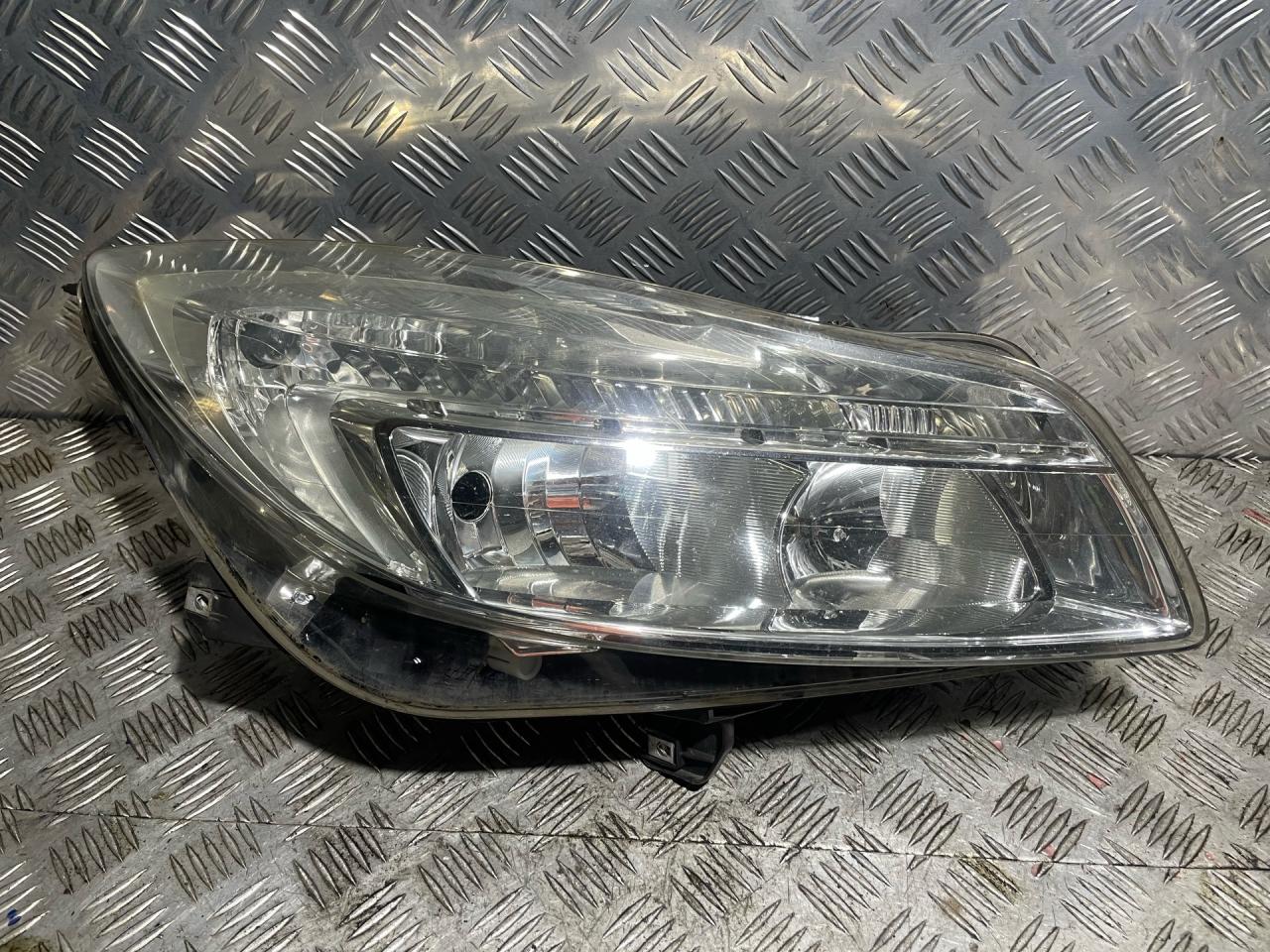фара правая Opel Insignia 1 поколение (A) 2010, 2.0 л., A 20 DT, дизель, 6МКПП, синий, хетчбэк 5 дв., передний привод, правый руль, 13226781 - фото №1
