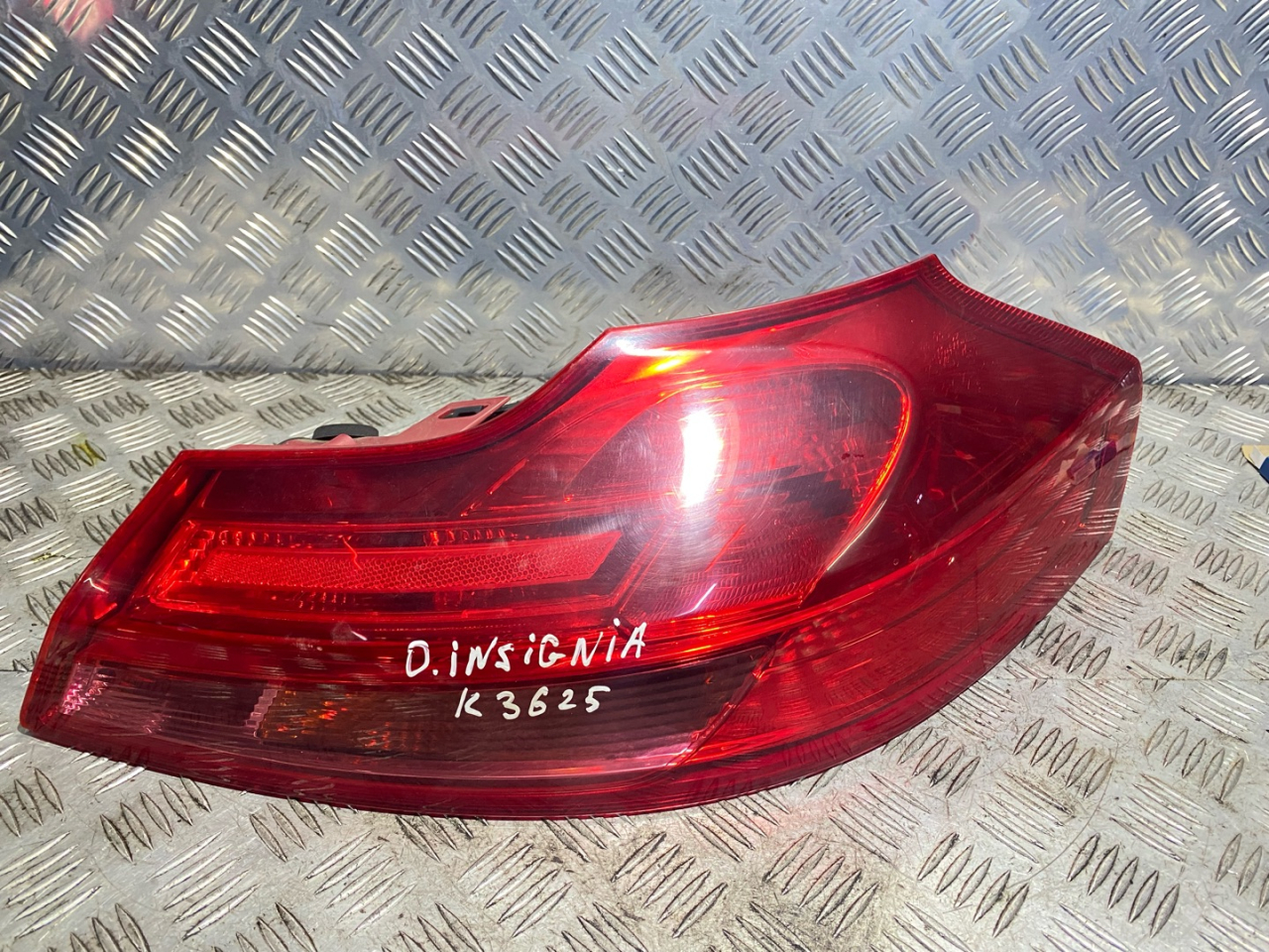 фонарь задний правый Opel Insignia 1 поколение (A) 2009, 2.0 л., A 20 DTH, дизель, 6МКПП, metro / gbi, универсал, передний привод, правый руль, 13277878 - фото №1