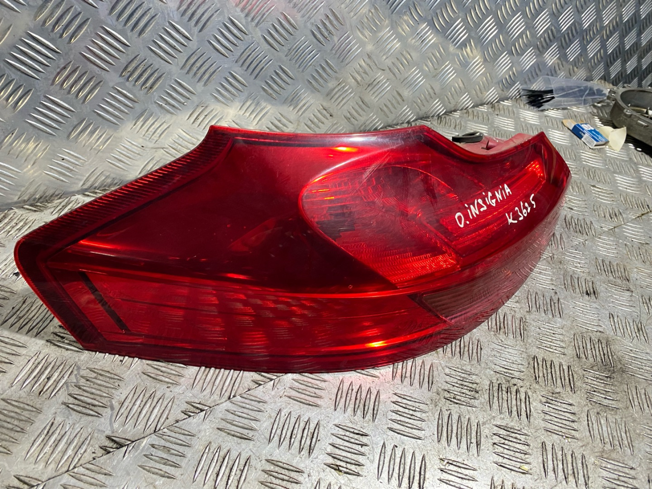 фонарь задний левый Opel Insignia 1 поколение (A) 2009, 2.0 л., A 20 DTH, дизель, 6МКПП, metro / gbi, универсал, передний привод, правый руль, 13277877 - фото №1