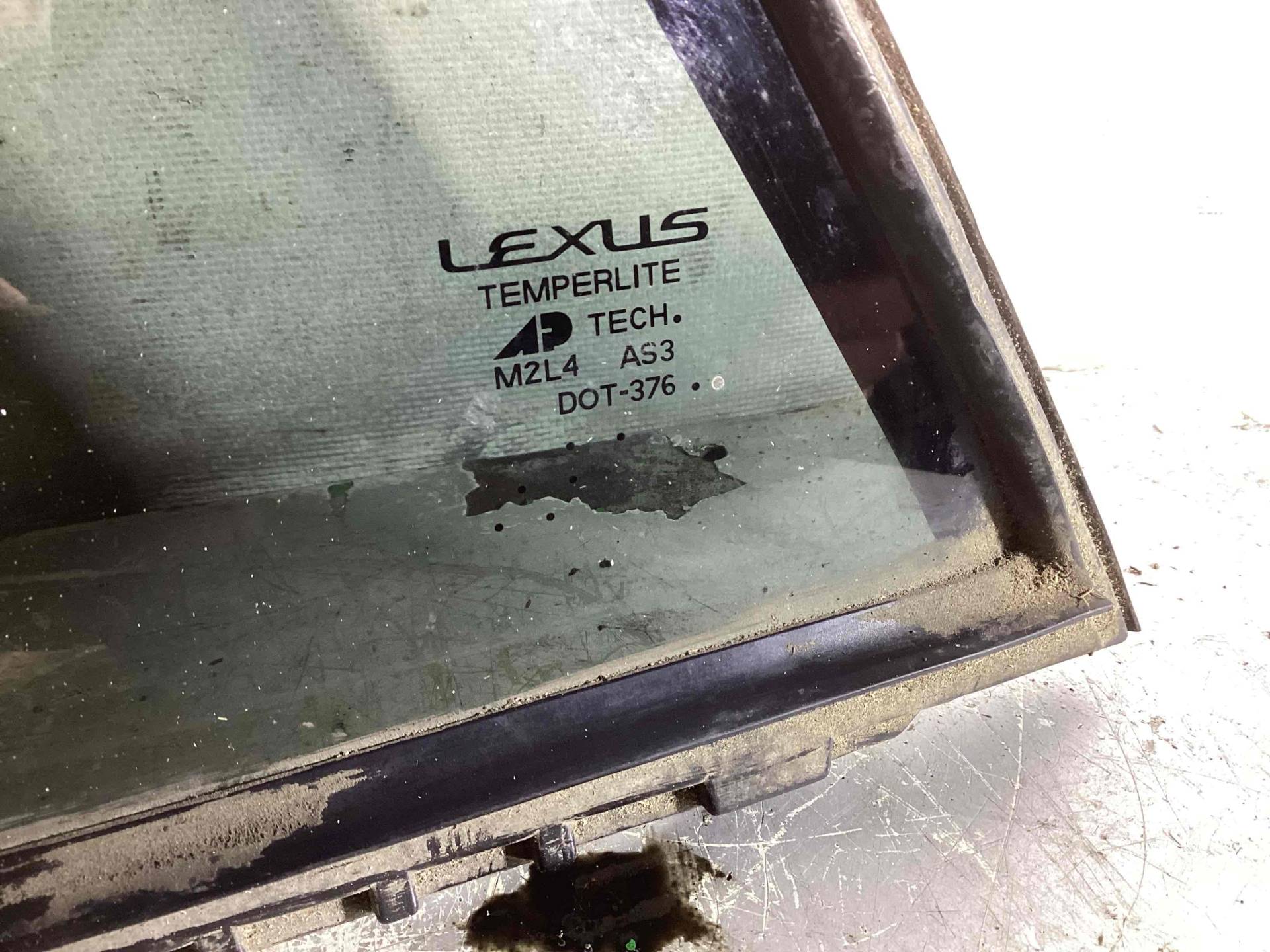 Форточка двери задней левой Lexus RX 2 поколение