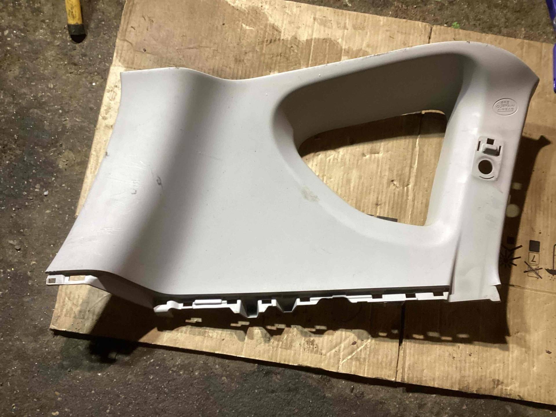 Обшивка отсека багажника Toyota RAV4
