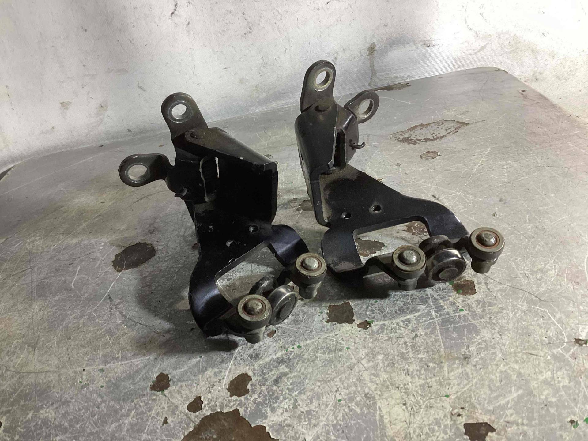 Ролик двери сдвижной Toyota Sienna 3 поколение