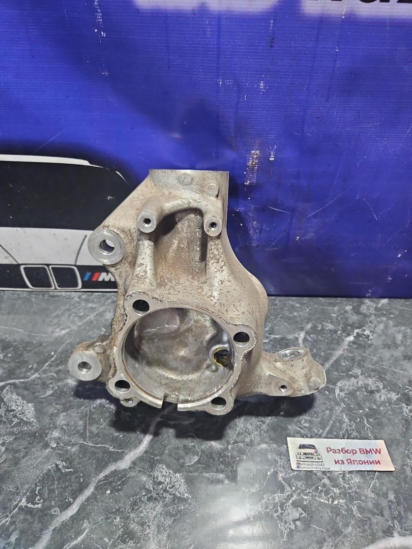 кулак поворотный правый BMW X1 E84 2011, 2.0 л., N46 B20 BD, бензин, АКПП, белый, внедорожник 5 дв., задний привод, правый руль, 31216784866, 6784866 - фото №1