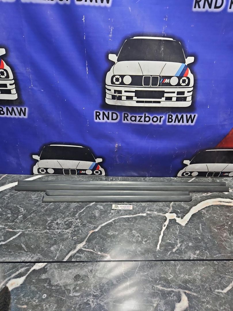 молдинг (накладка кузовная) BMW 3 серия E46 2000, 2.2 л., M54 226 S1, бензин, АКПП, серебристый, седан, задний привод, правый руль, 8208449, 8208450, 8208451, 8208452 - фото №1