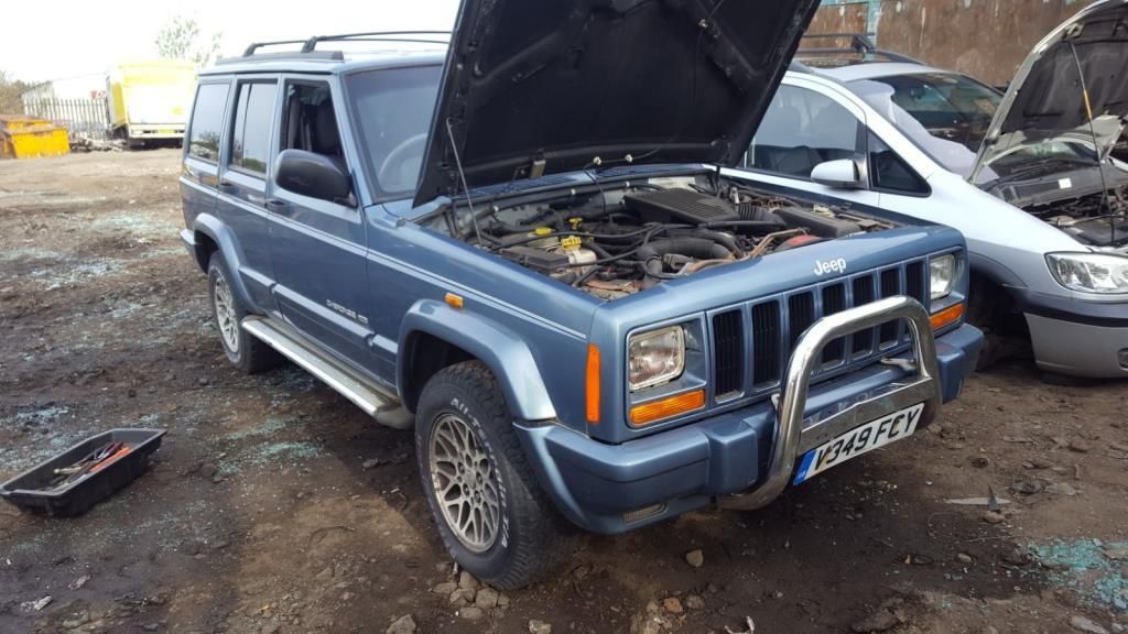 Jeep Cherokee 2 рест. XJ 1999 - фото №1