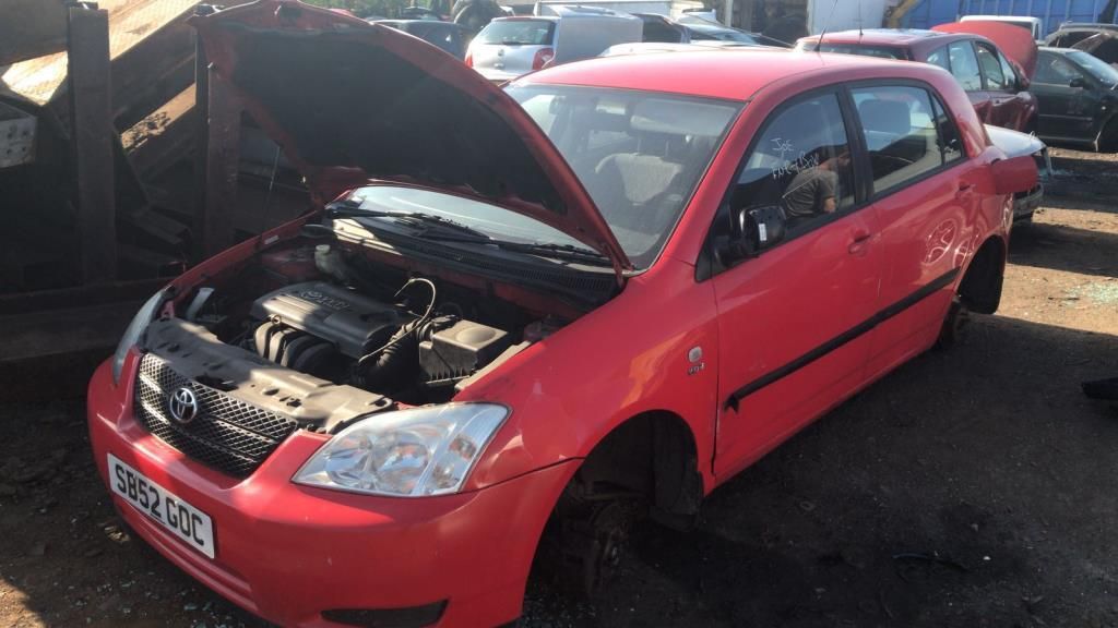 Toyota Corolla 9 (E120/E130) 2002 - фото №1