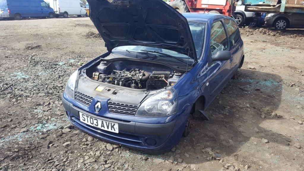 Renault Clio 2 рест. 2003 - фото №1